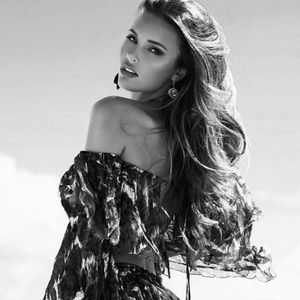 Meet your Posher, Alexis